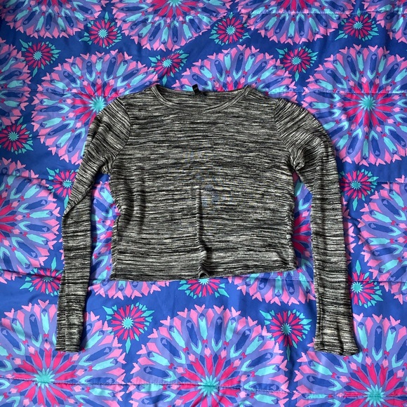 LONG SLEEVE TOP - Picture 2 of 3